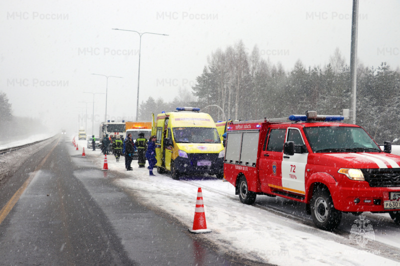 Учение по ликвидации последствий ДТП на скоростной автомобильной дороге М-11